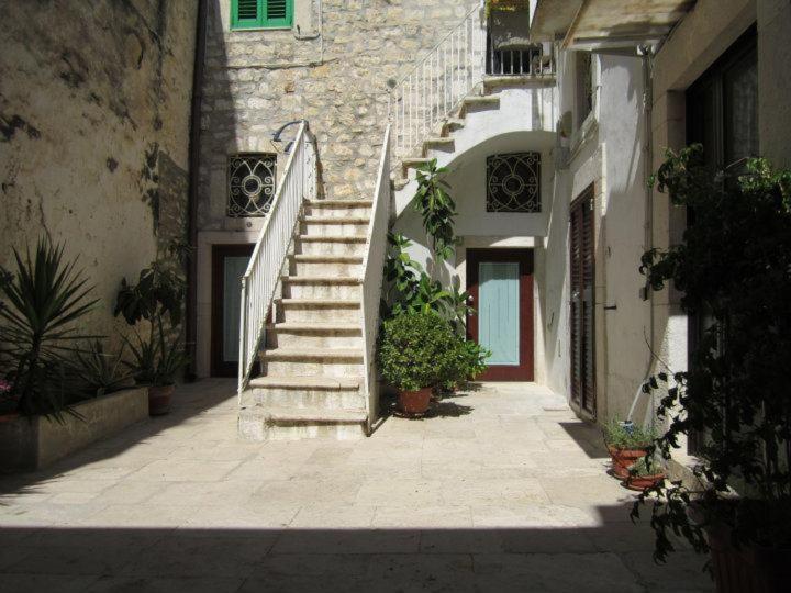 לינה וארוחת בוקר ג'ובינאצו A Casa Mia מראה חיצוני תמונה